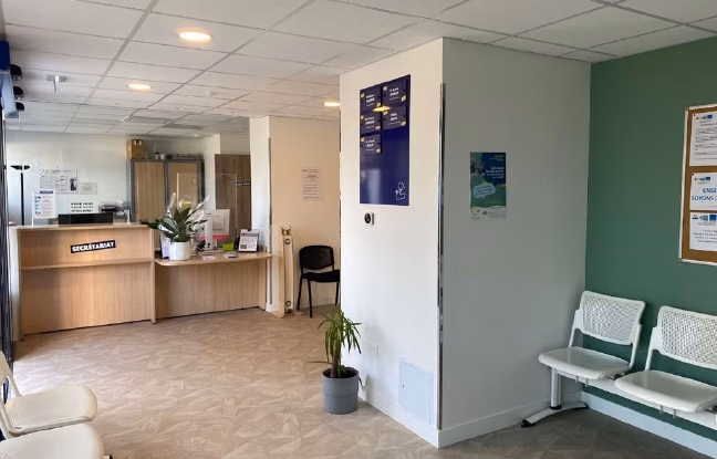 Le centre de Tours — salle d'attente